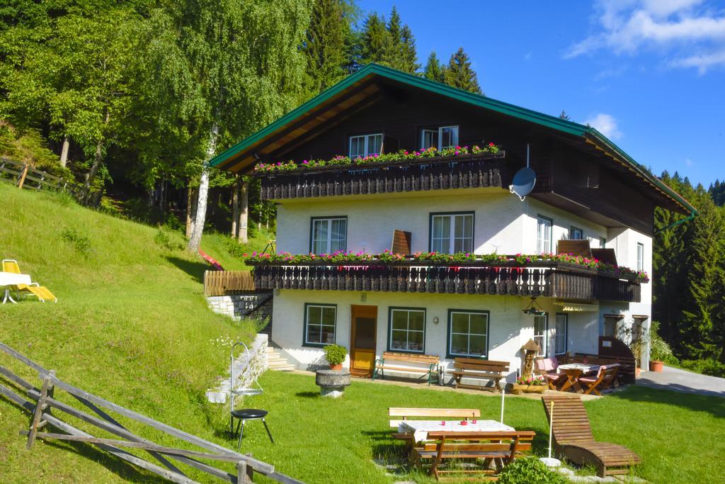 Gaestehaus Berger - Priglhof Treffen Buitenkant foto